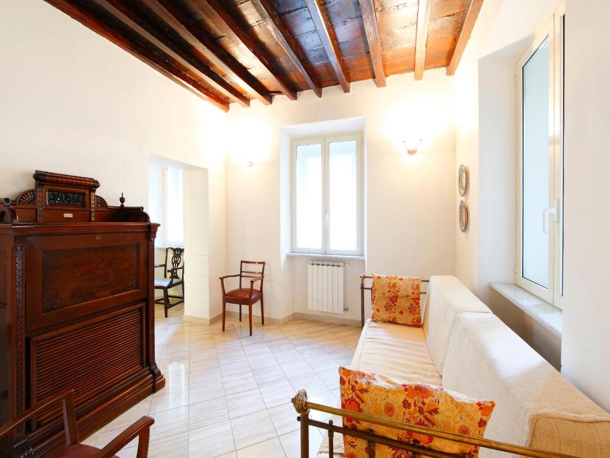 Vittorio Emanuele By Interhome Rome