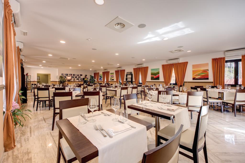 Regal Park Hotel