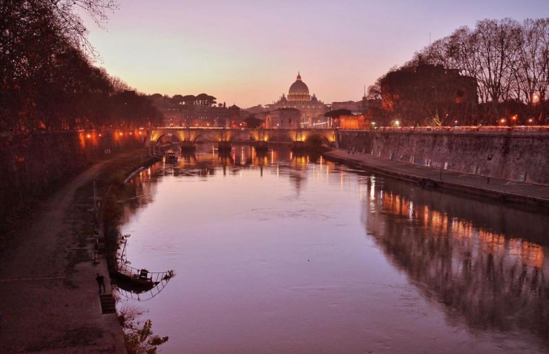 Intero Nel Cuore Di // Metro A~b~c Rome