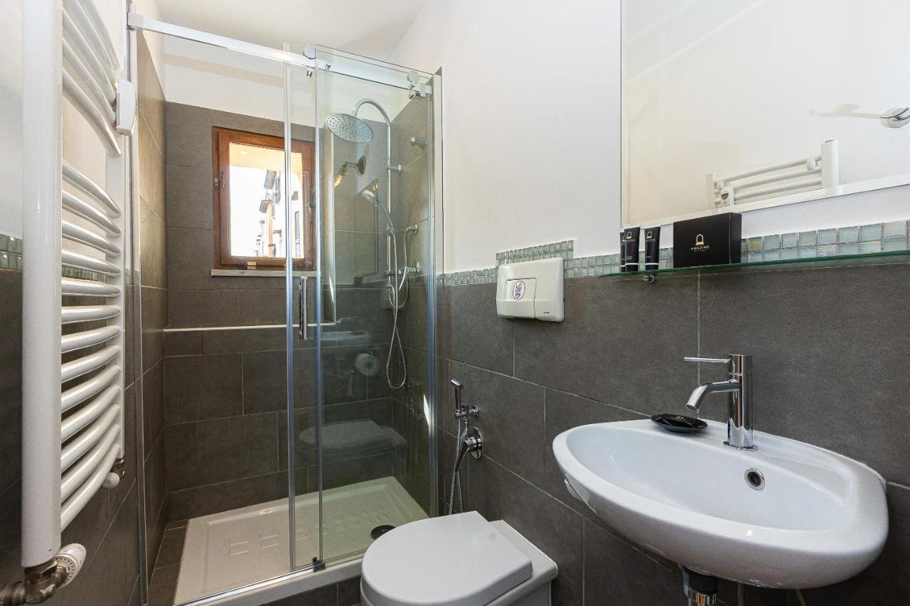 Lovely New Via Genova Apartment
