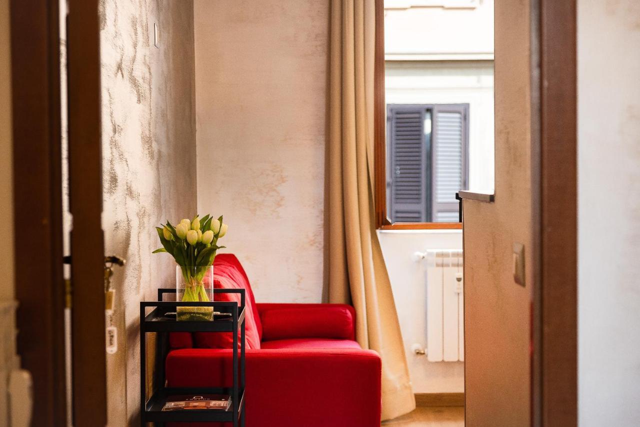 Lovely New Via Genova Apartment