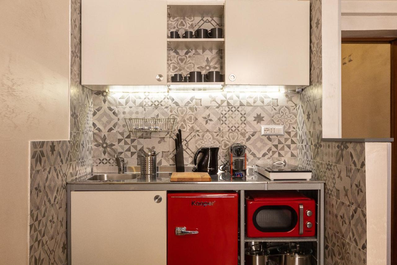 Lovely New Via Genova Apartment