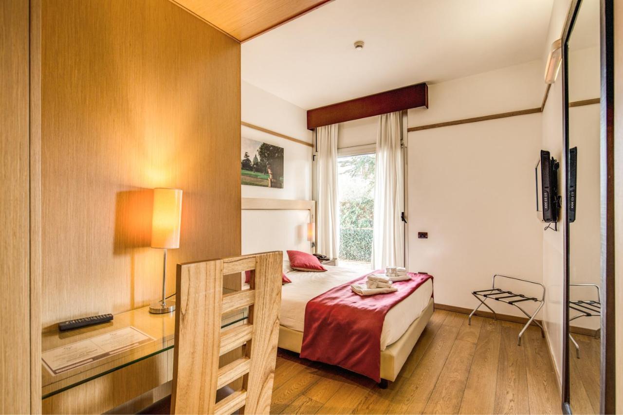 Hotel Ginevra Palace 3*