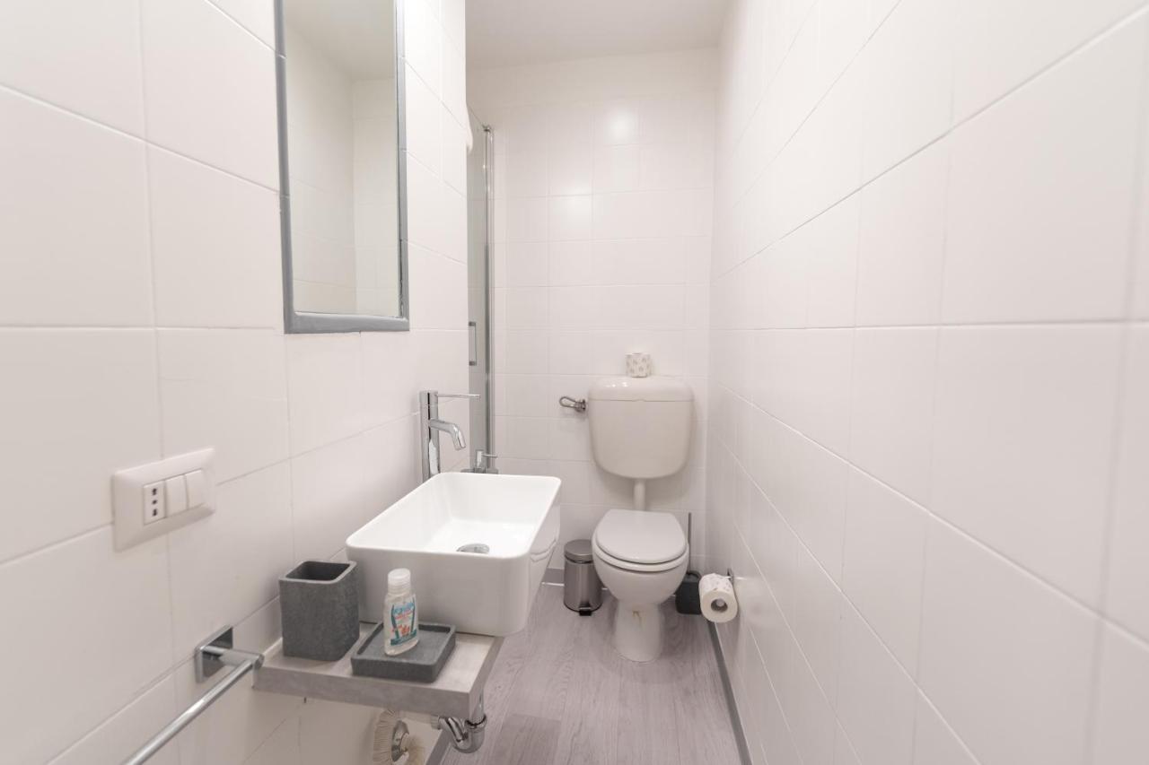 White Gioberti Apartment *