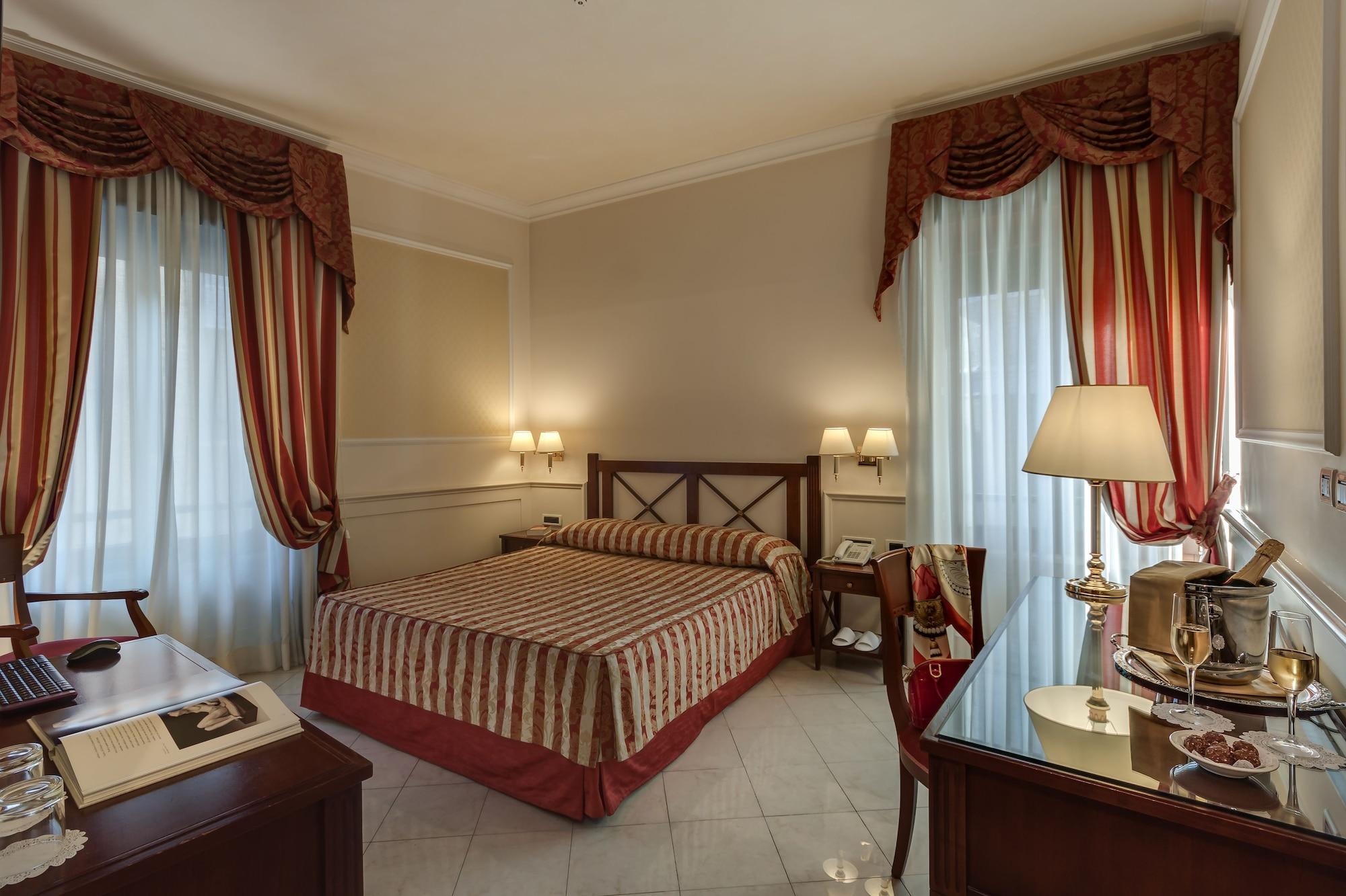 Hotel Palazzo Cardinal Cesi 4*