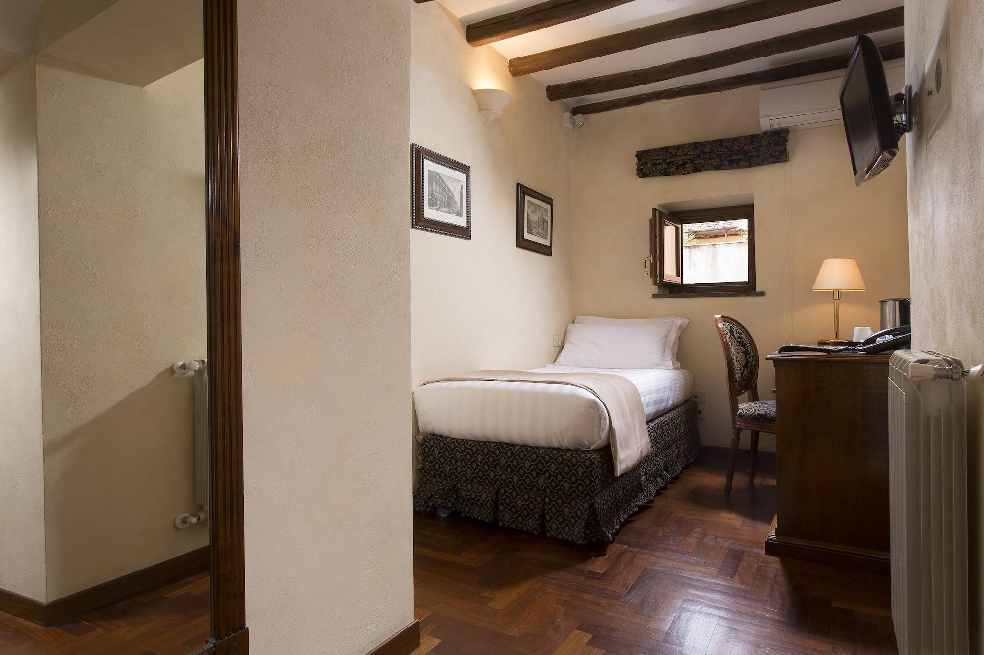 Hotel Teatro Pace Rome