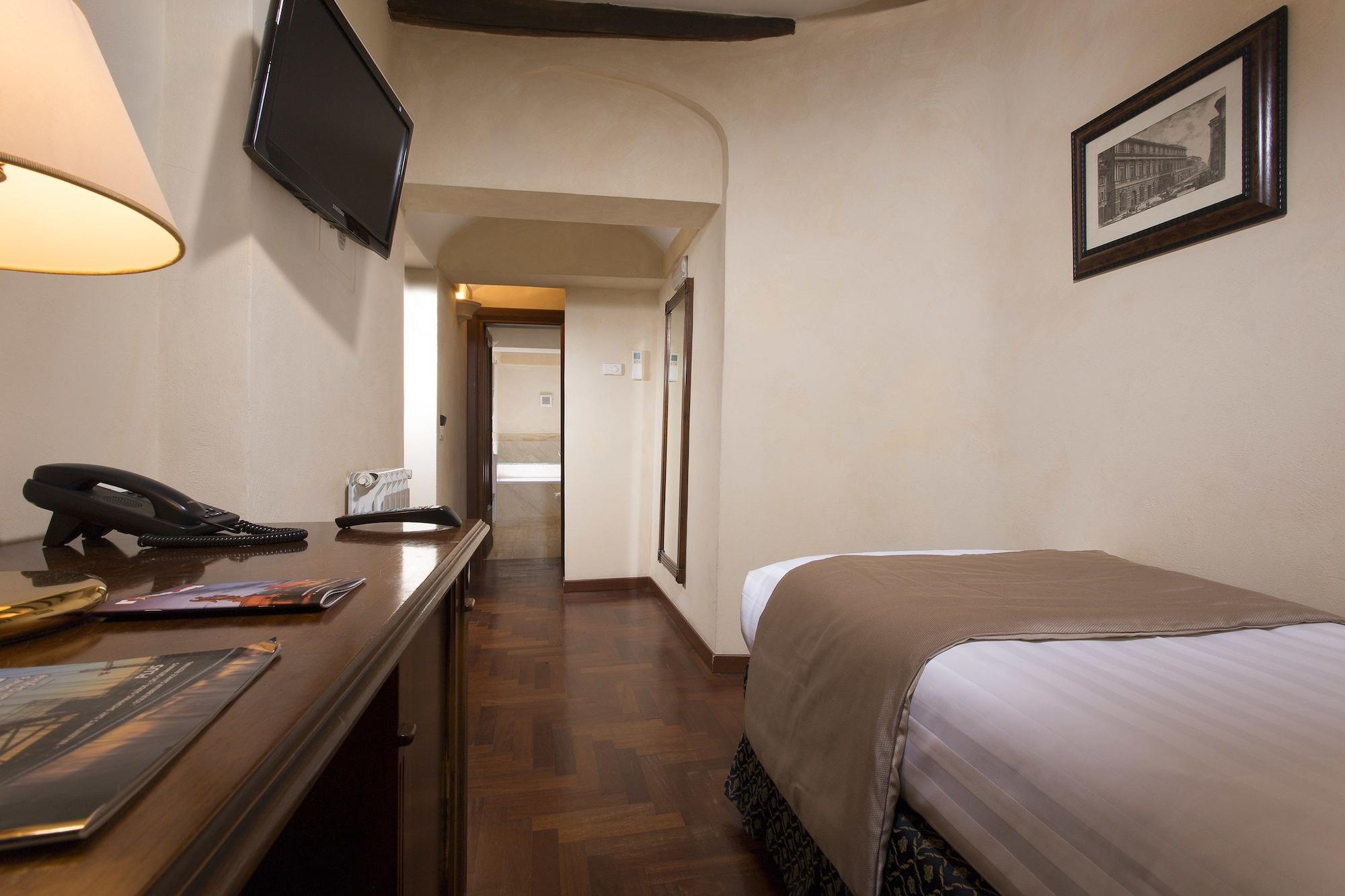 Hotel Teatro Pace 3*