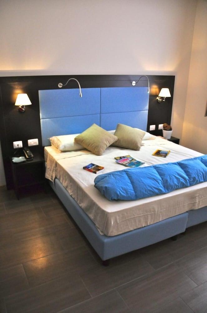 Hotel 325 Tor Vergata 3*