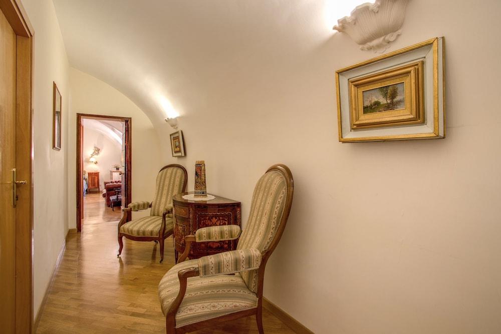 Navona Gallery Rome