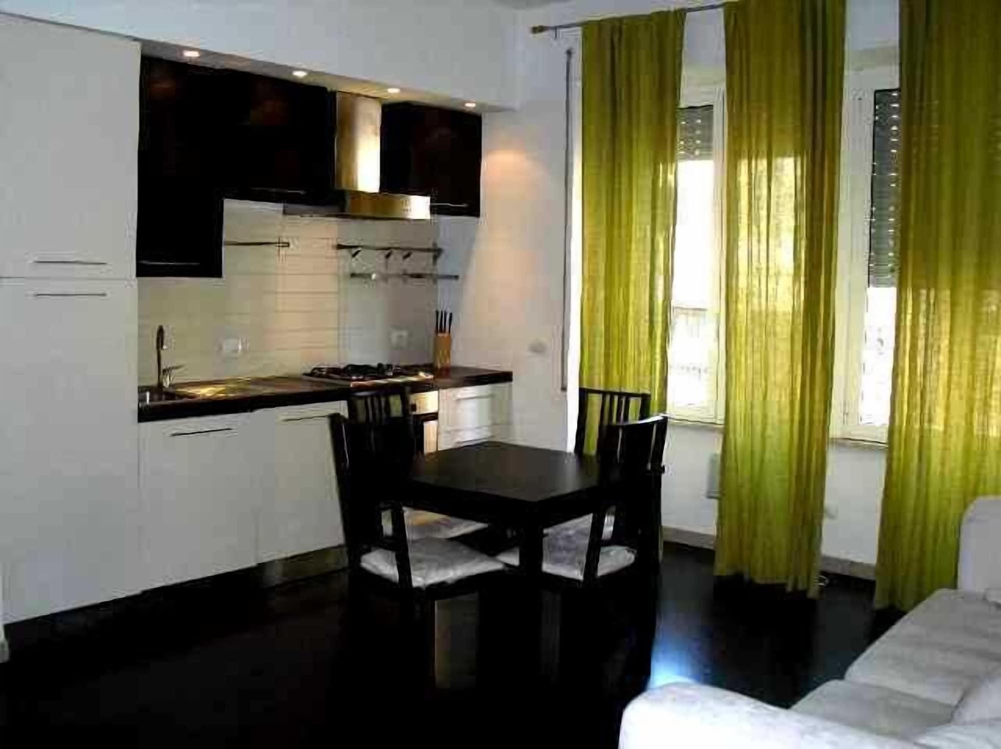 Guest house Holidays S.lorenzo New Rome