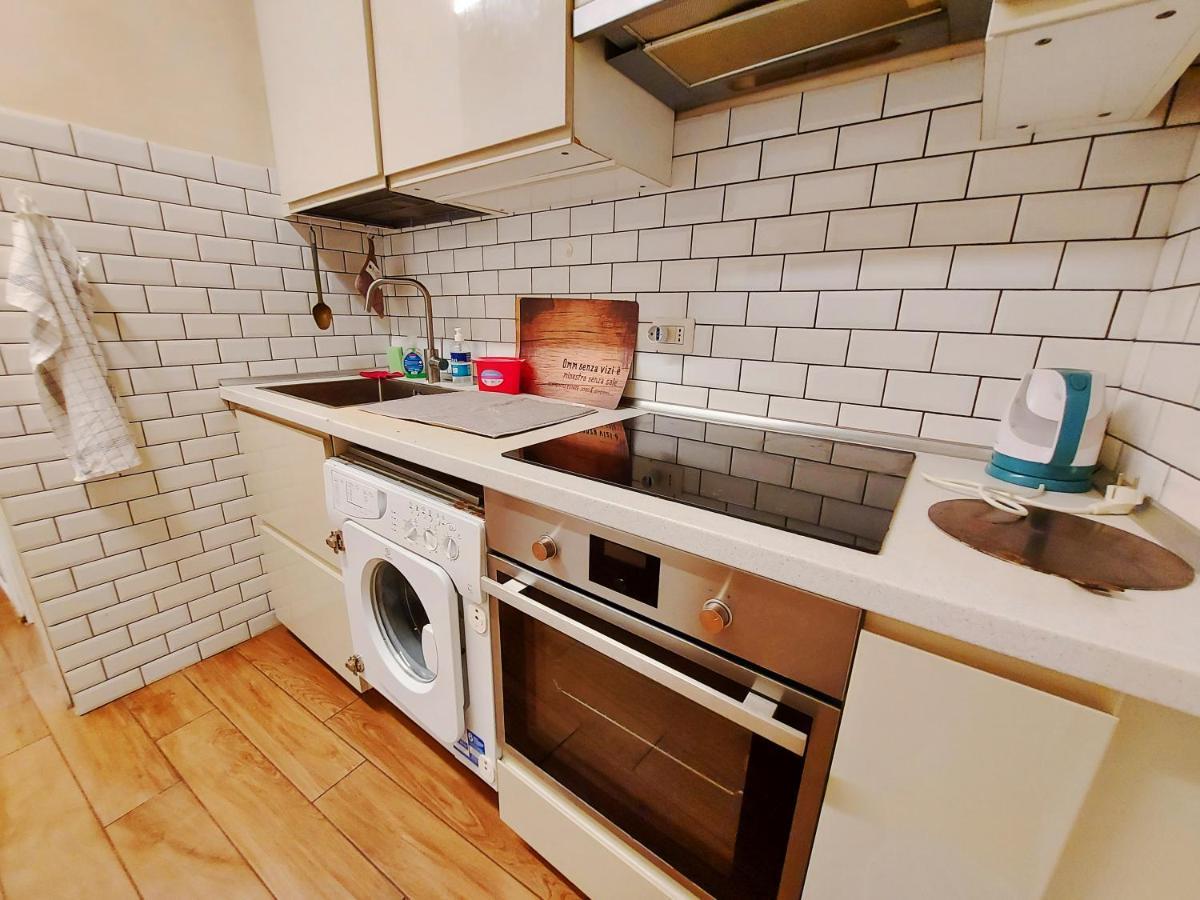 Free Breakfast - Big In The Heart Of Apartment Rome