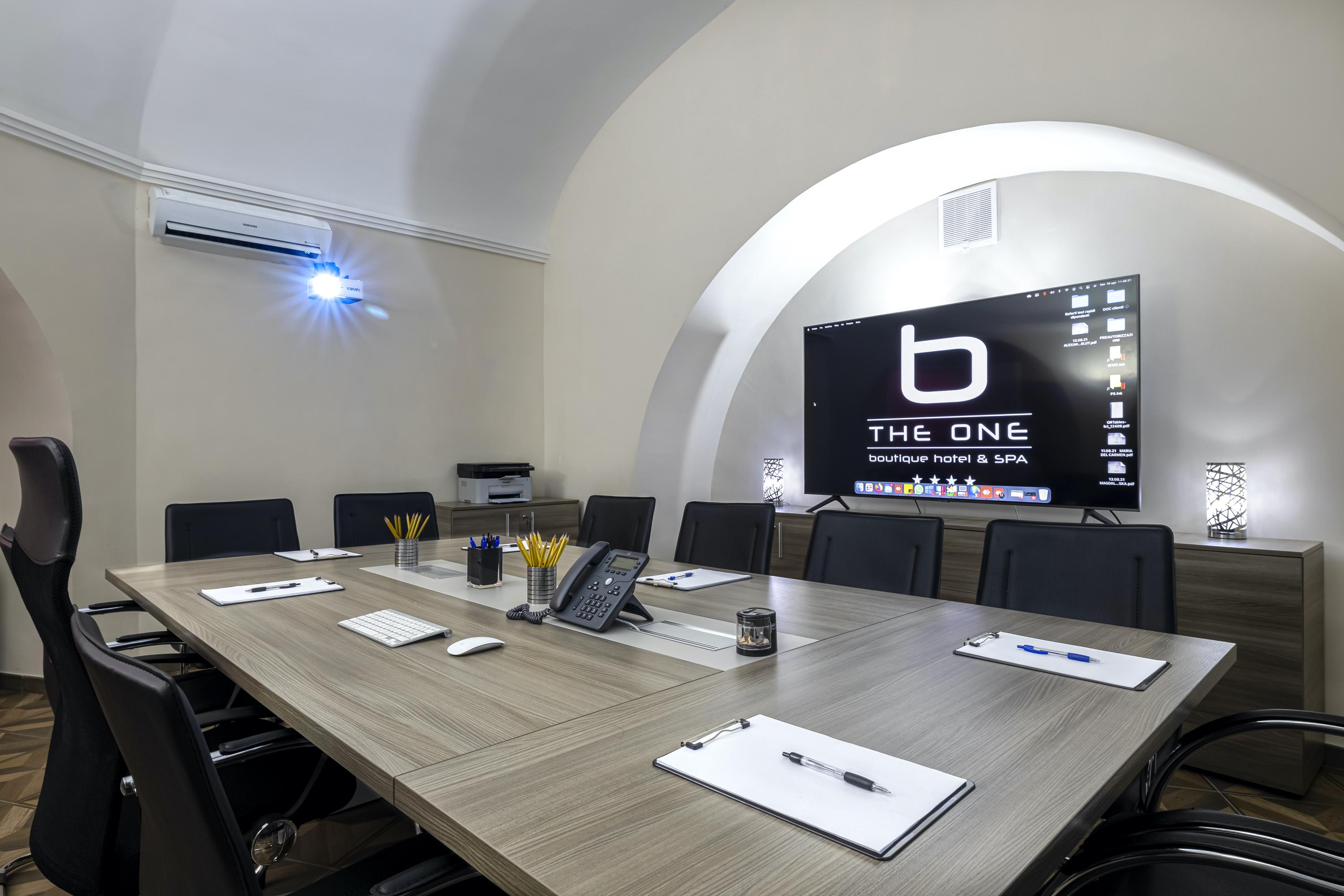 The One Boutique & (adults Only)