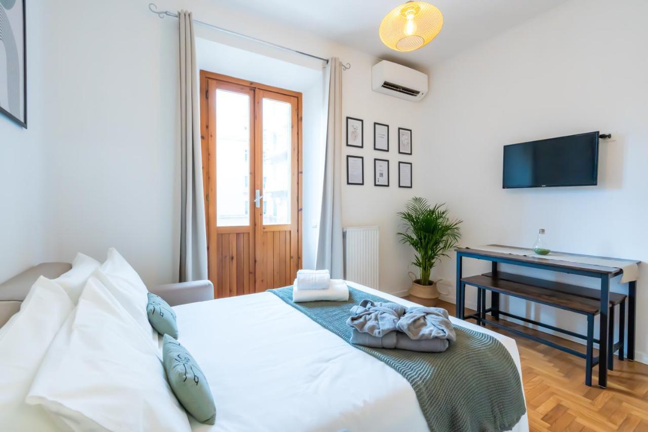Colosseum House - Private Rooftop, Jacuzzi Hot Tub & View * Rome