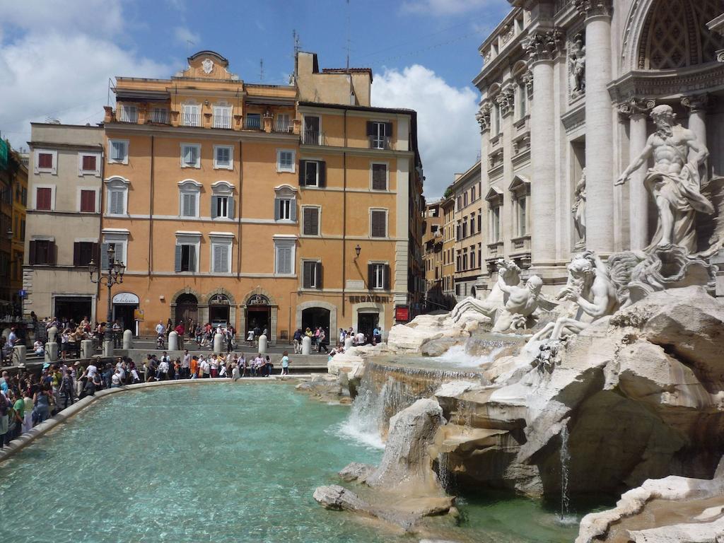 Appartement In Trevi Fouintain View