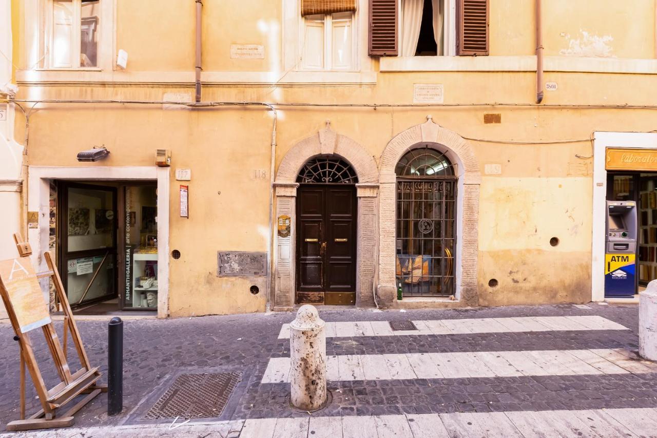 Boschetto 118 * Roma