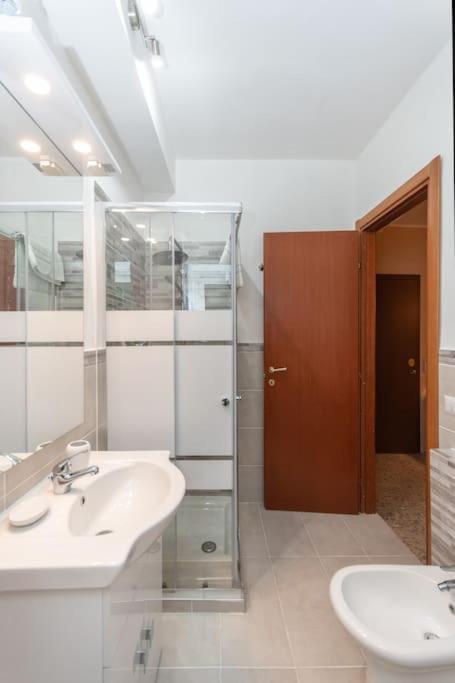 Apartment G&c's Marconi Rome