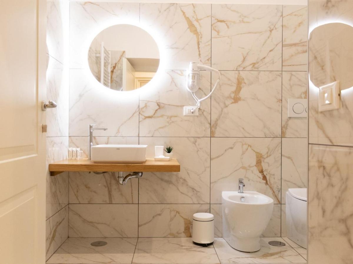 Apartment The Rent - Elegant Five-bedrooms Near Colosseo *