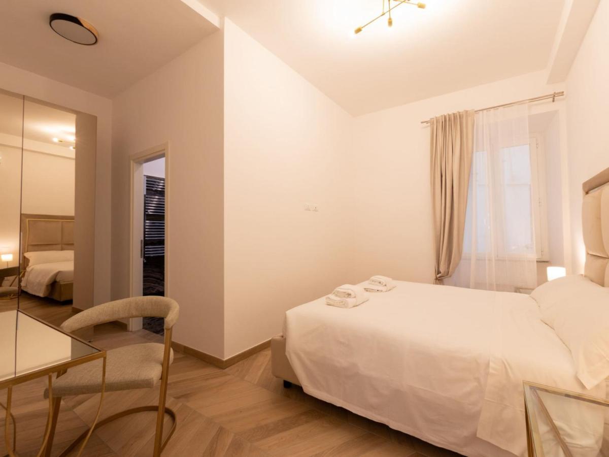 The Rent - Elegant Five-bedrooms Near Colosseo * Rome