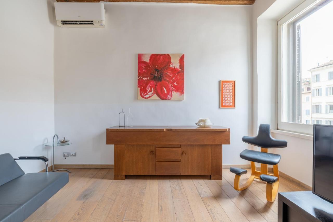 Modern In Campo De Fiori Apartment Rome