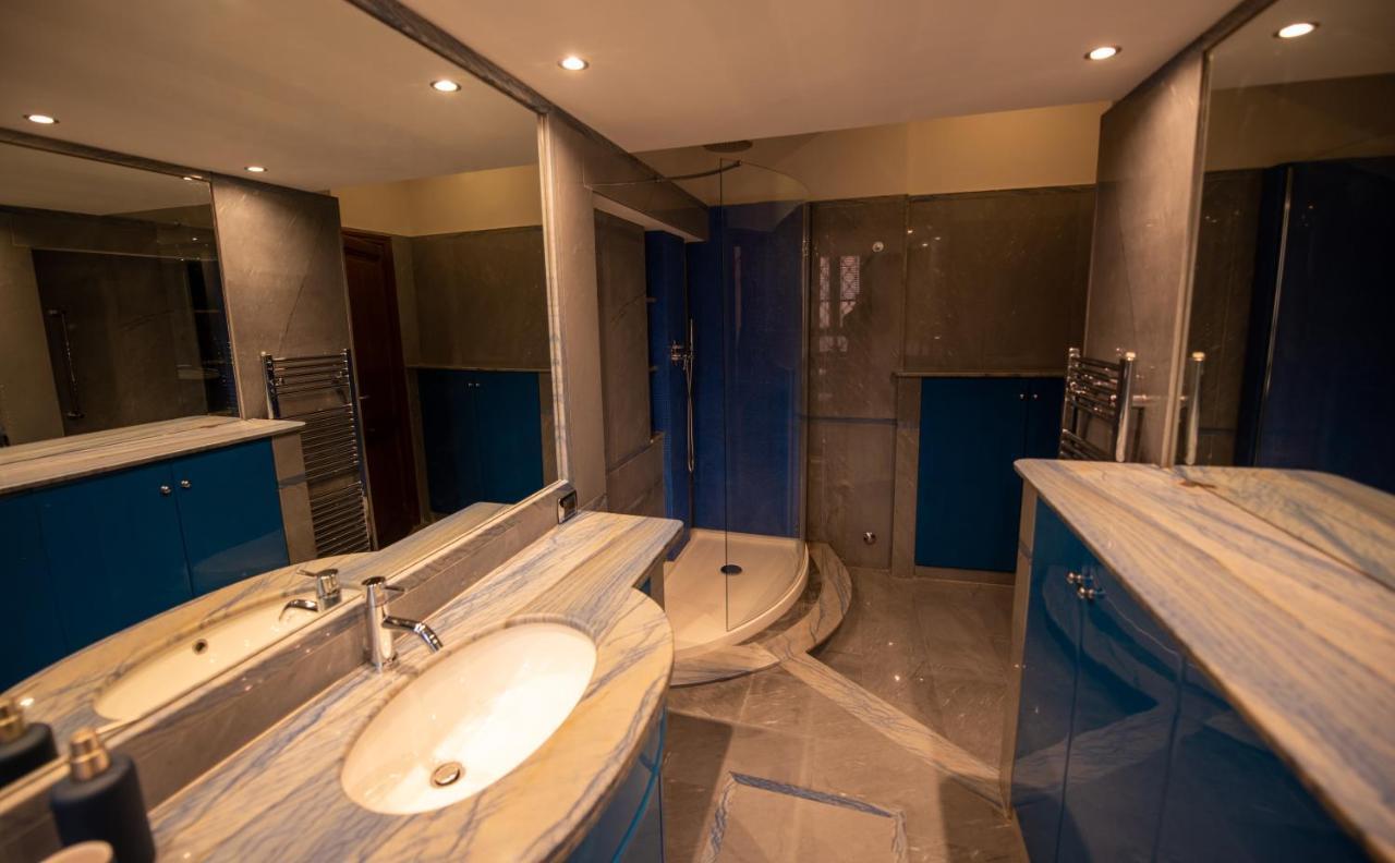 Anna Trevi 52 Luxury Apartment Rome