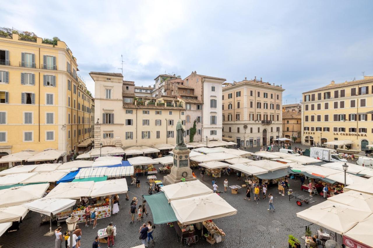 Modern In Campo De Fiori Apartment