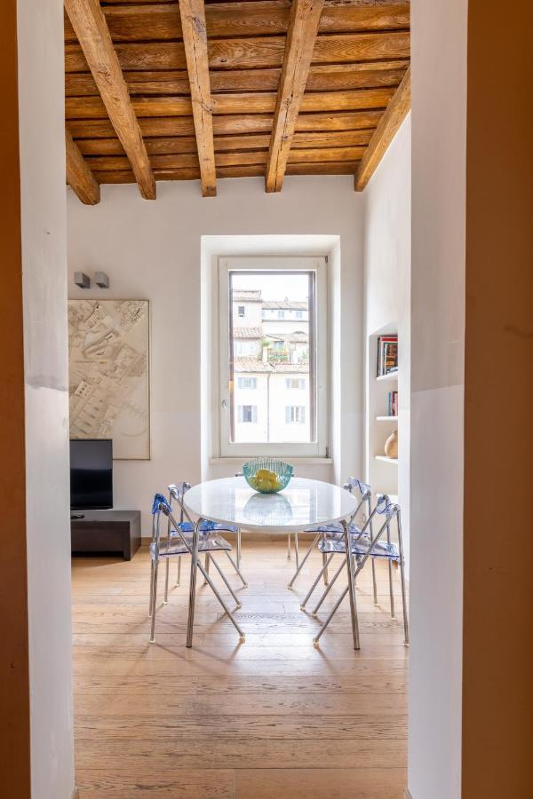 Modern In Campo De Fiori Apartment Rome