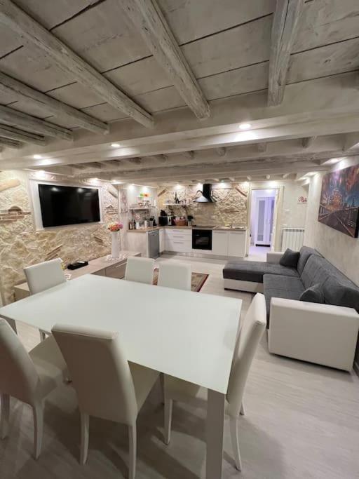 Apartment Historic Center, 800 Meters From The Trevi Fontain Rome