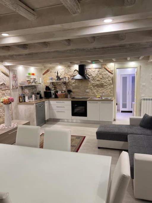 Apartment Historic Center, 800 Meters From The Trevi Fontain *
