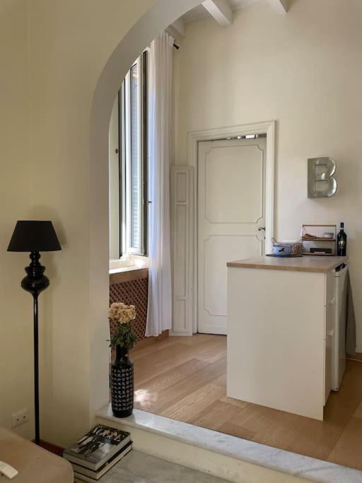 Campo De Fiori New Beautiful And Silent Appartement