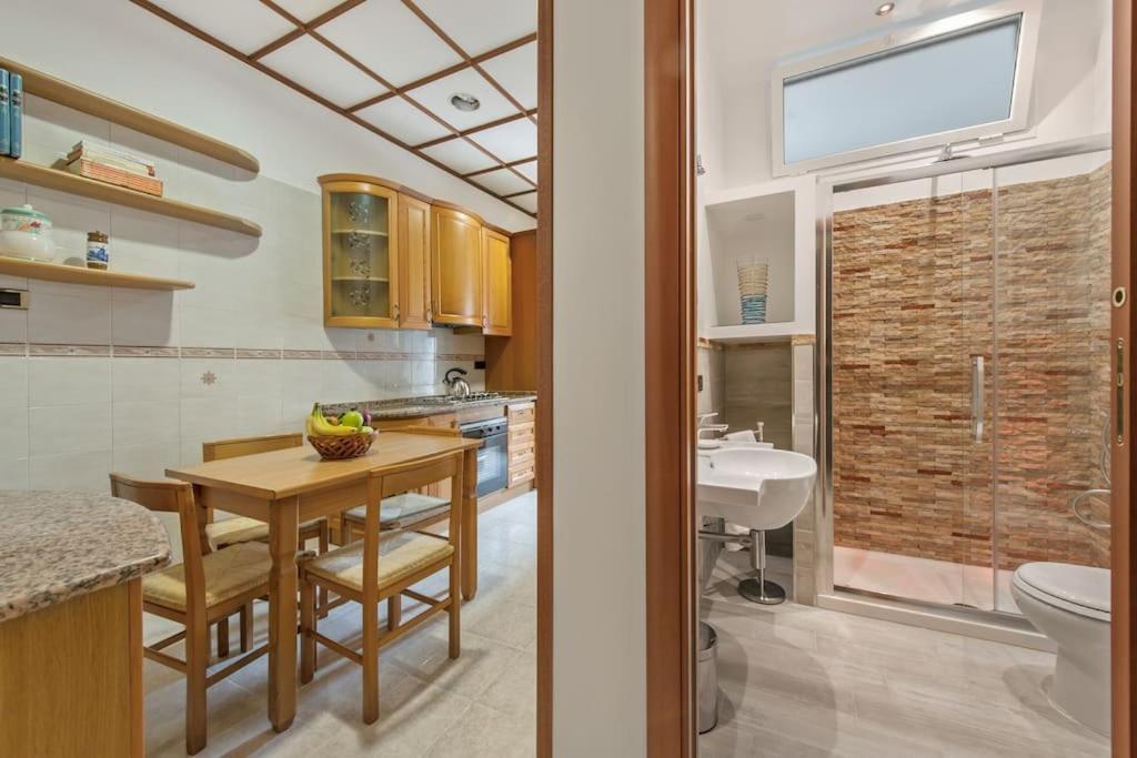 Domus Patrizia Romana 6 Persone Apartment Rome