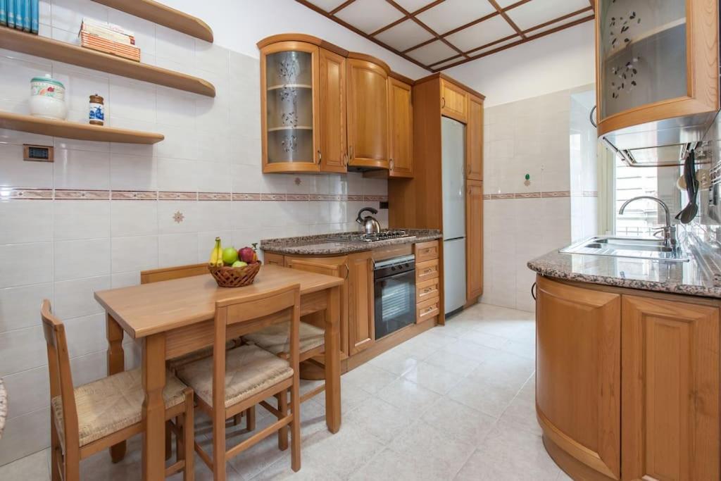 Domus Patrizia Romana 6 Persone Apartment Rome