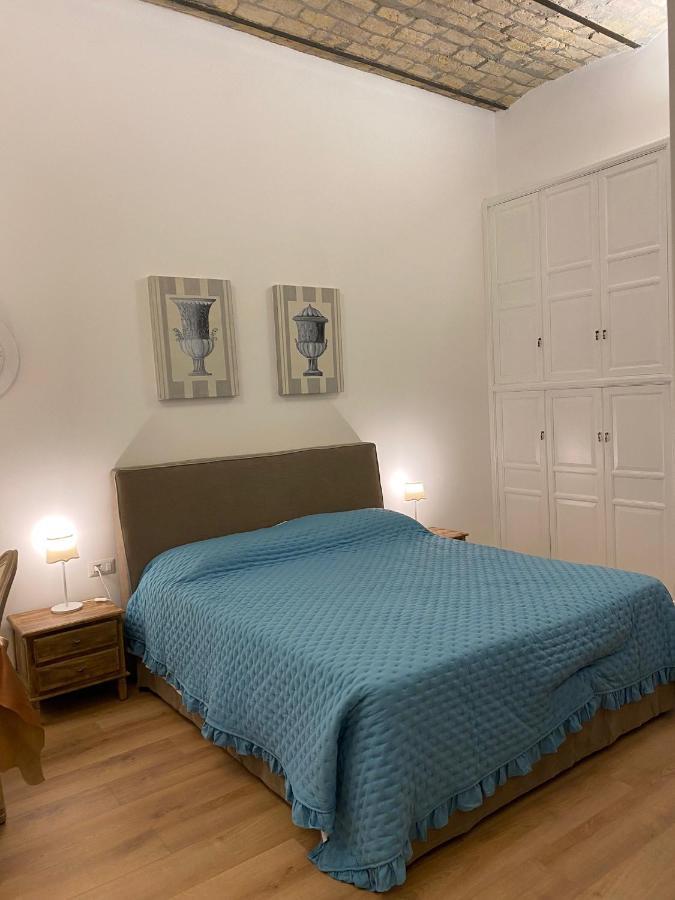 Apartment Domus Alfieri Al Colosseo Rome