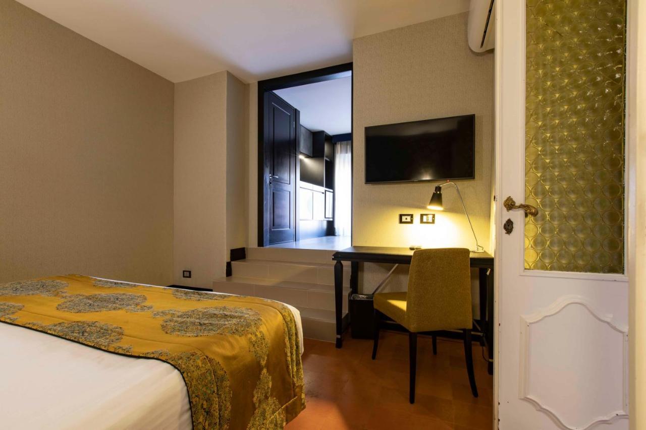 Unica Aparthotel 4*