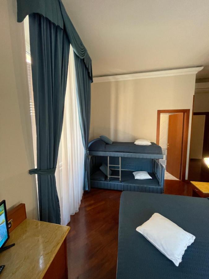 Maison d'hôtes 3rd Floor 69 Manin Street *