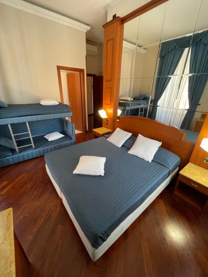 Maison d'hôtes 3rd Floor 69 Manin Street *