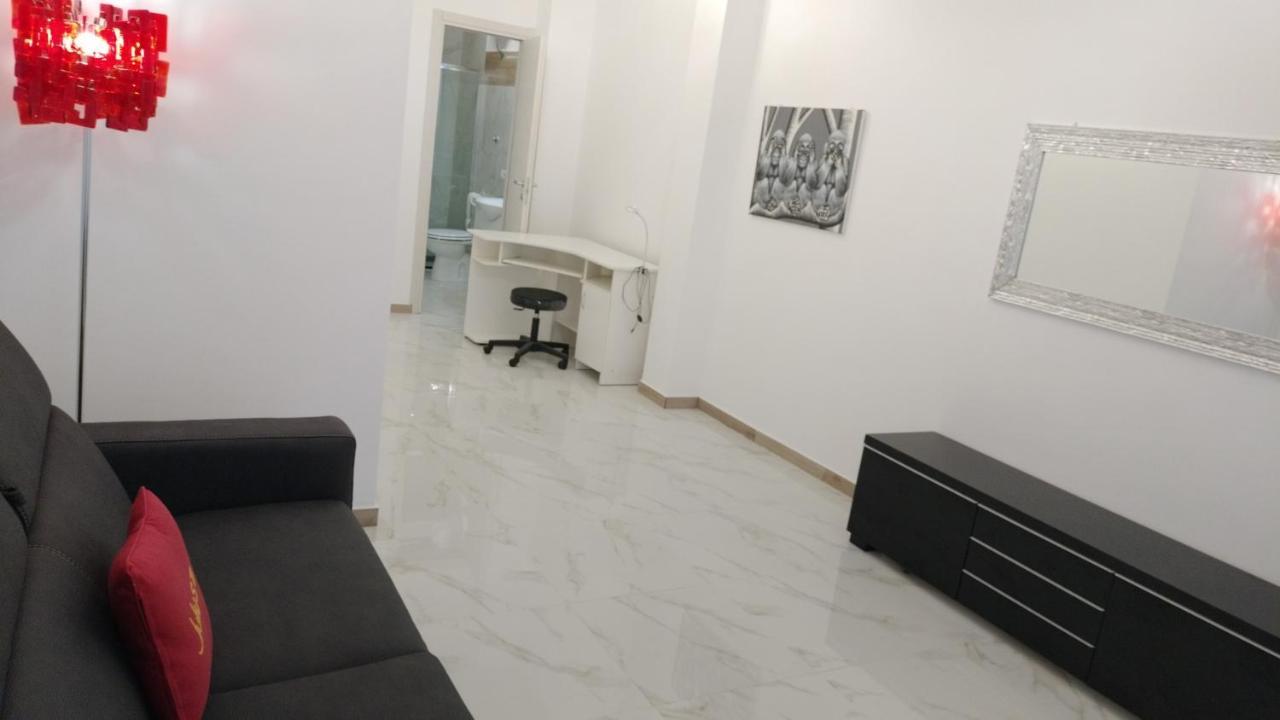 Nice In The Center Of Apartment *