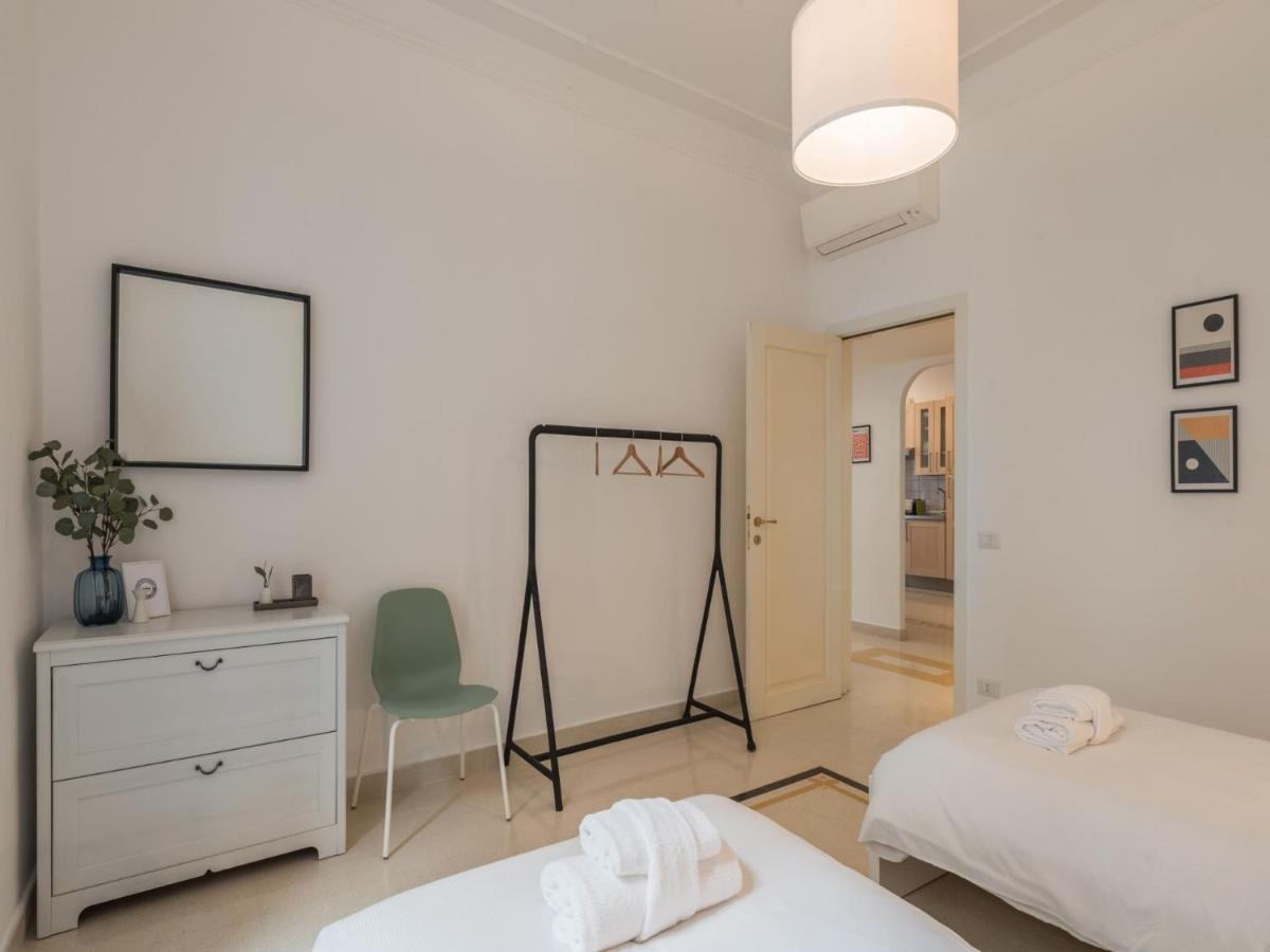 The Rent - Sunny Three-bedroom Near Ottaviano Metro Stop Apartment Rome