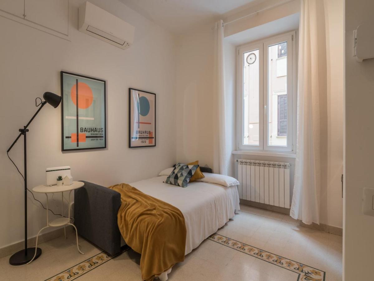 Apartment The Rent - Sunny Three-bedroom Near Ottaviano Metro Stop *