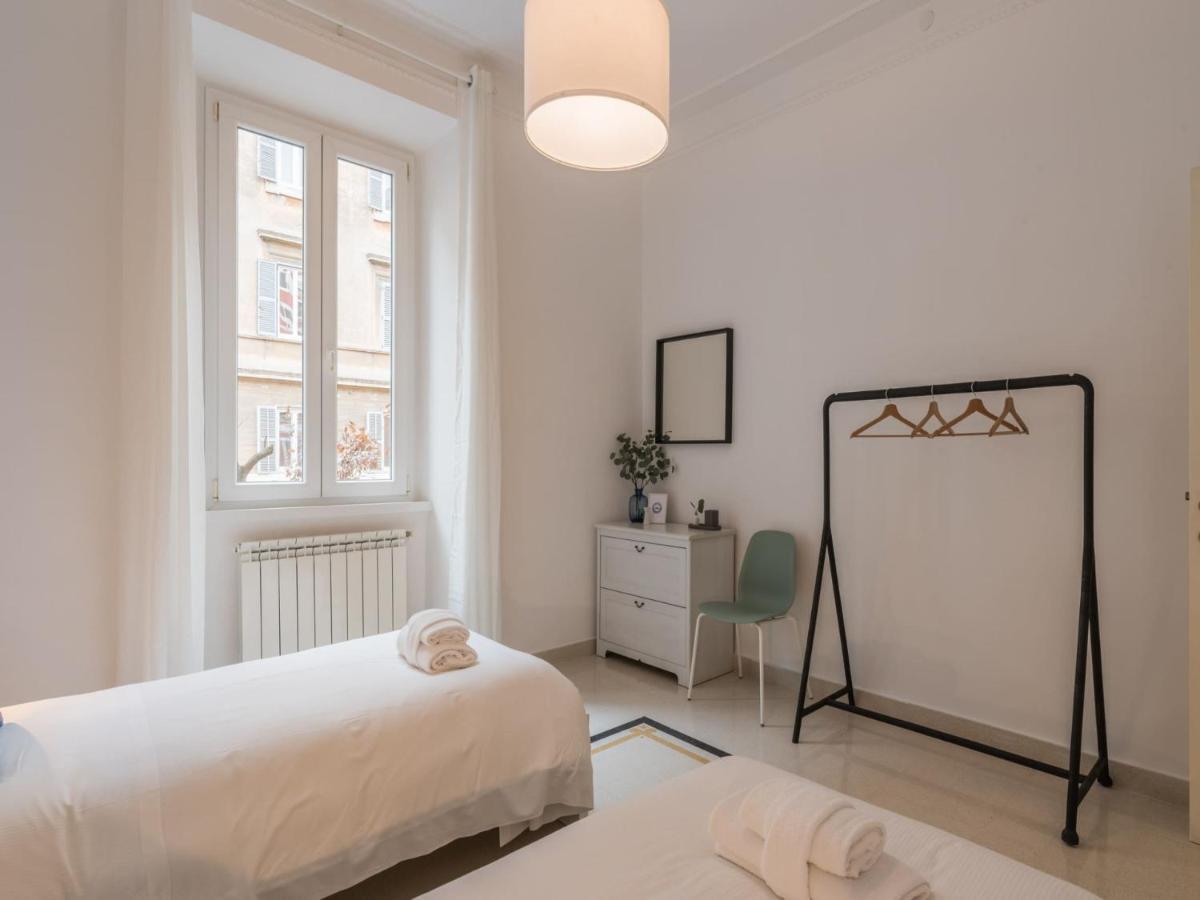 Apartment The Rent - Sunny Three-bedroom Near Ottaviano Metro Stop *