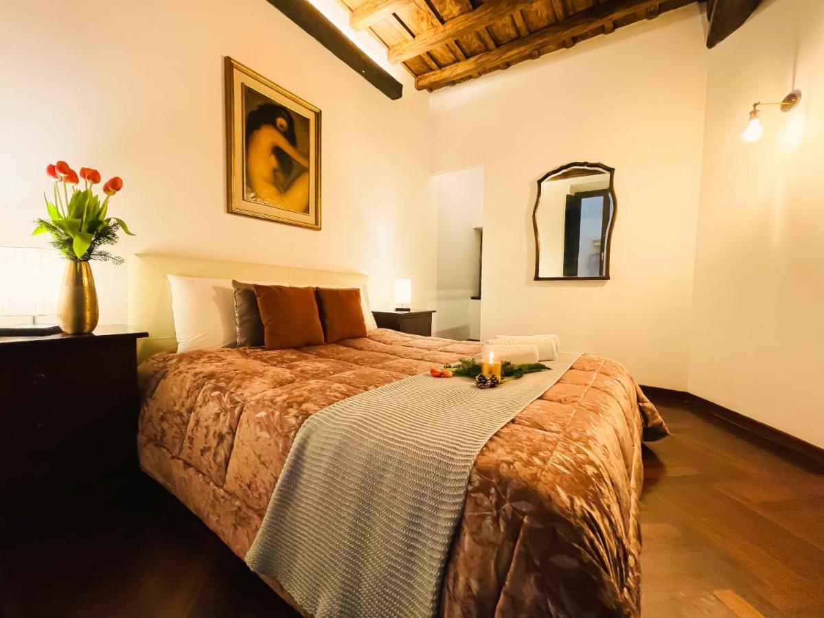 Apartment Trevi Fountain Stylish *