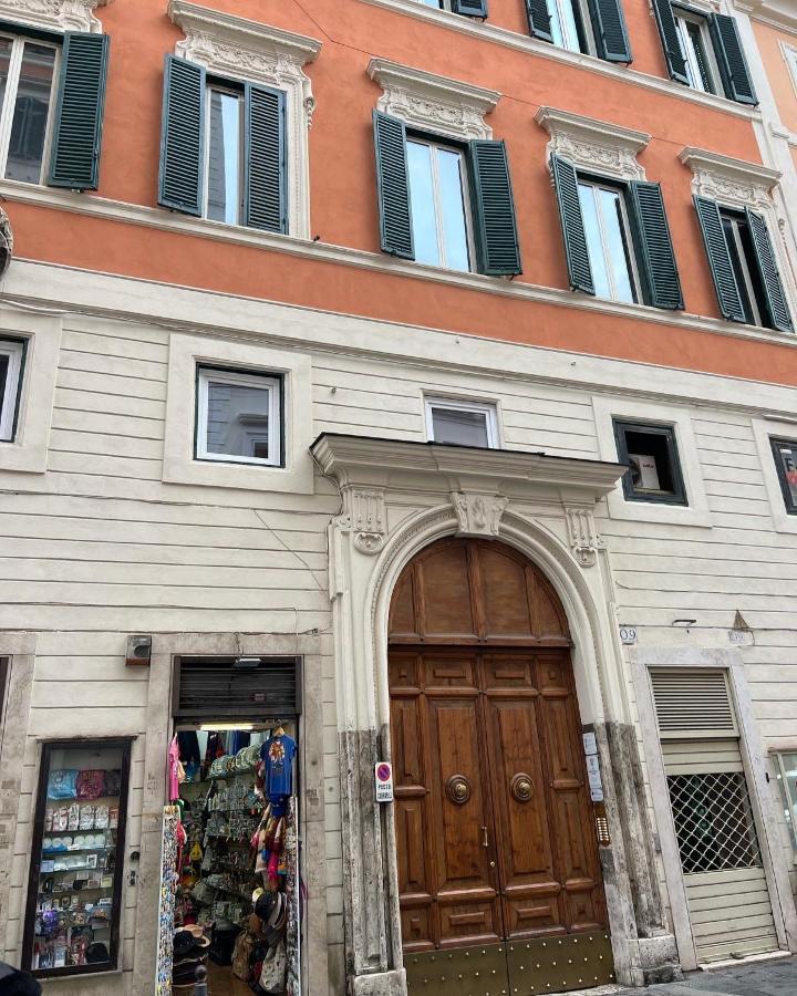 Historic Center, 800 Meters From The Trevi Fontain *