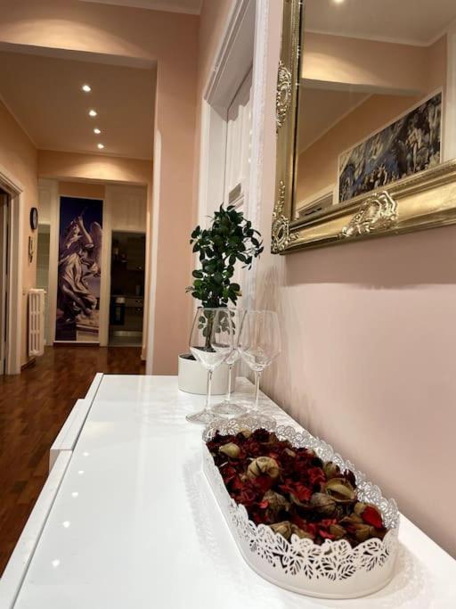 Apartment Heart Of Rome-napoleone Apartment-10 To Colosseo *