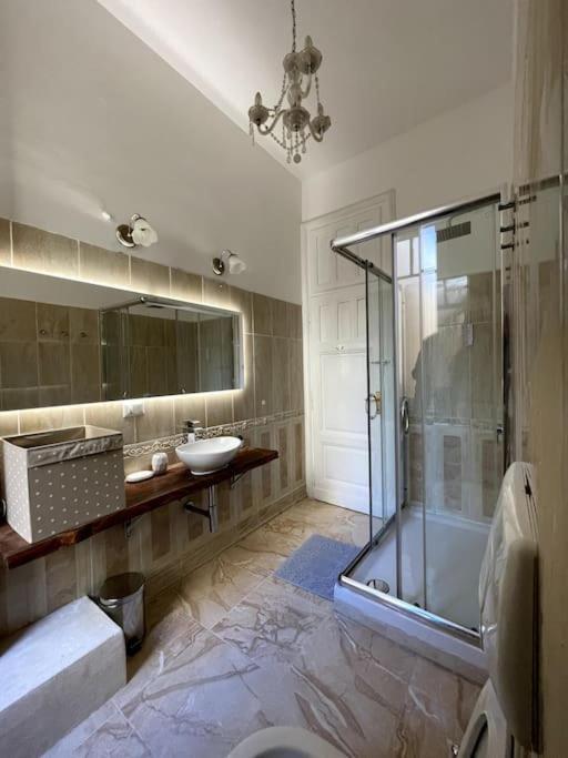 Heart Of Rome-napoleone Apartment-10 To Colosseo Apartment