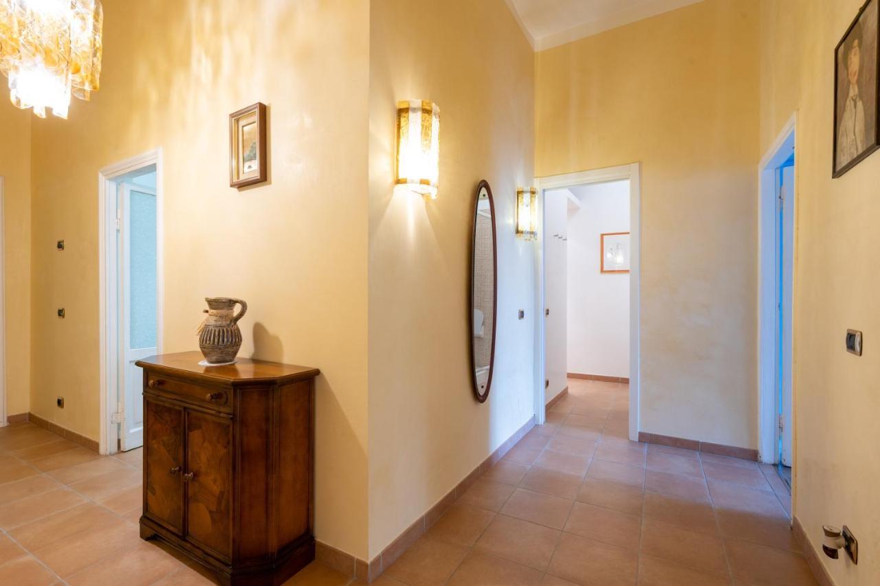 Ampio Con Vinili In Centro Storico Apartment
