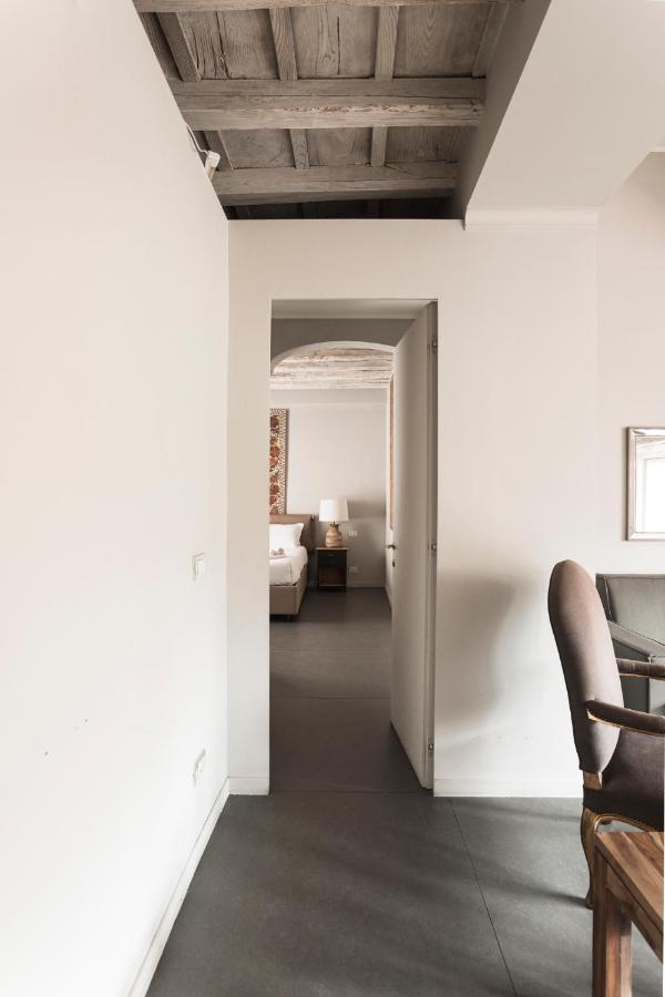 Charming Penthouse In Piazza Venezia With Terrace