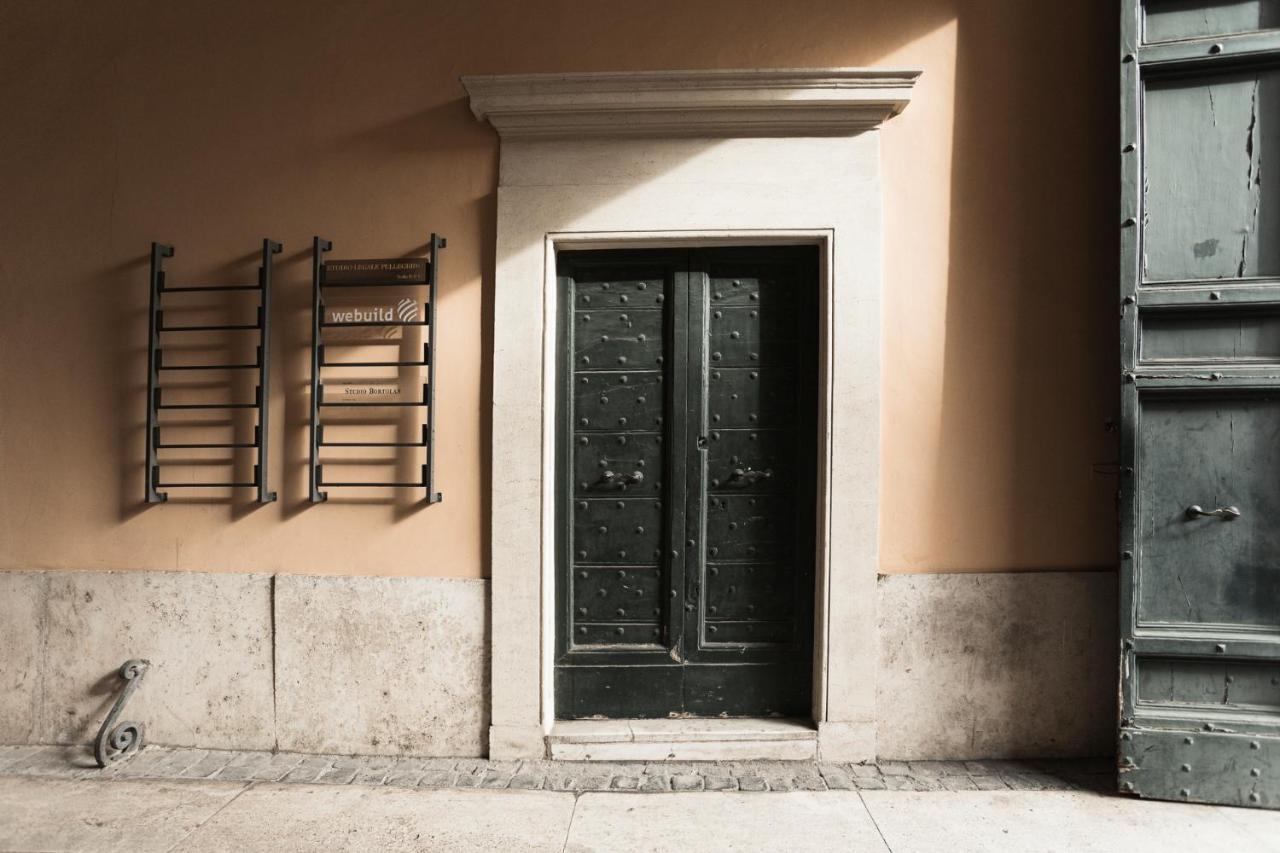 Charming Penthouse In Piazza Venezia With Terrace Rome