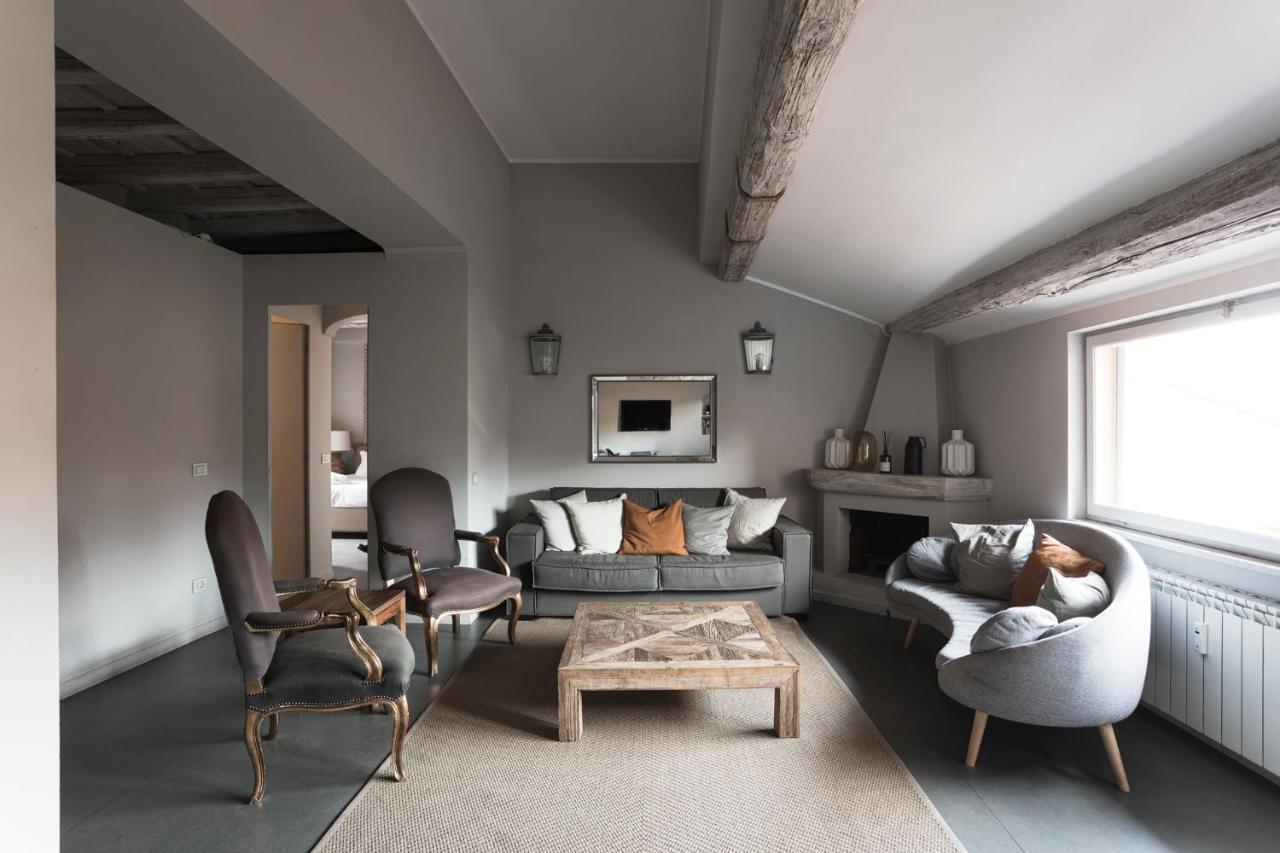 Apartment Charming Penthouse In Piazza Venezia With Terrace