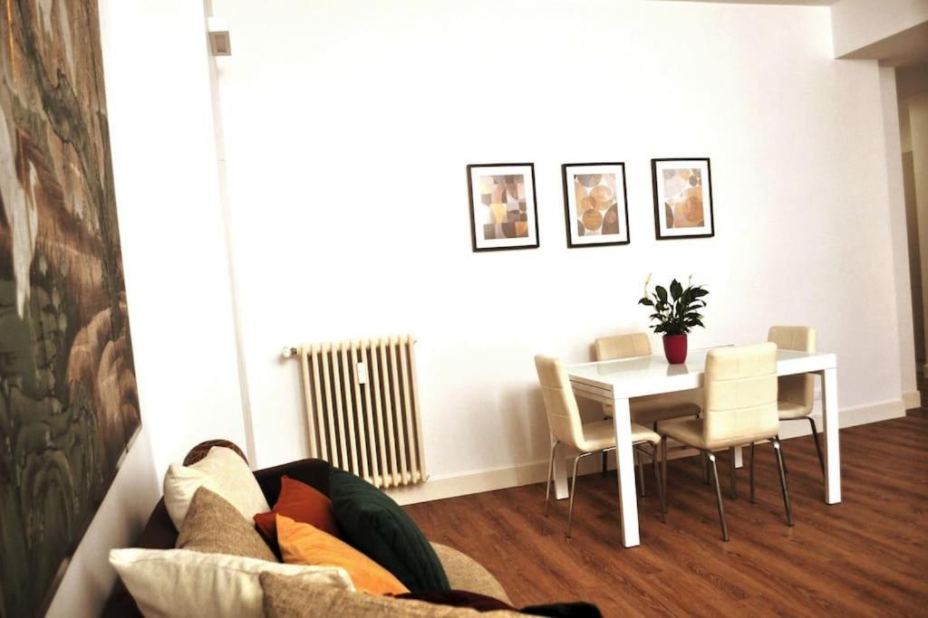 Casa Con Giardinetto Al Centro Di Appartement *