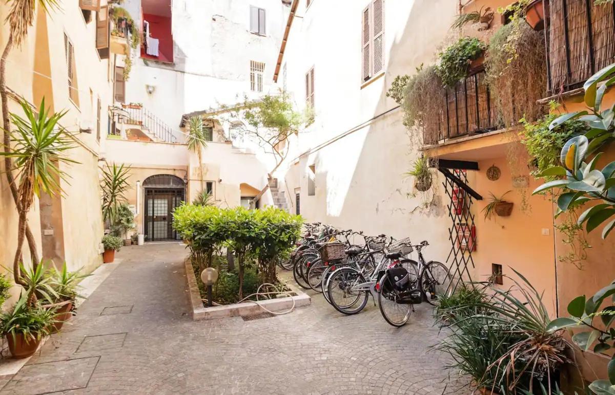 Apartment Chiavari 38 Enchanting Flat Up To 4 Guests Campo De' Fiori Rome
