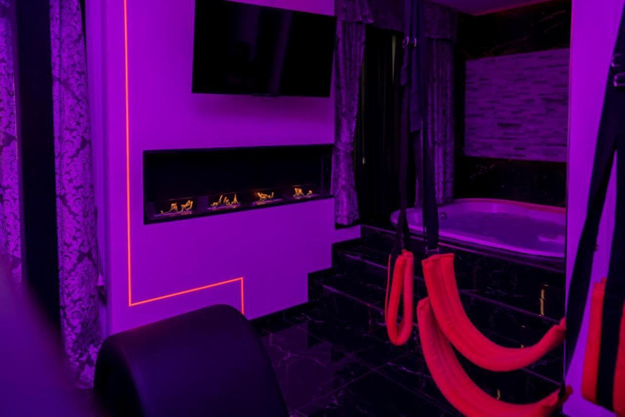 Luxury Bdsm Guest house Rome